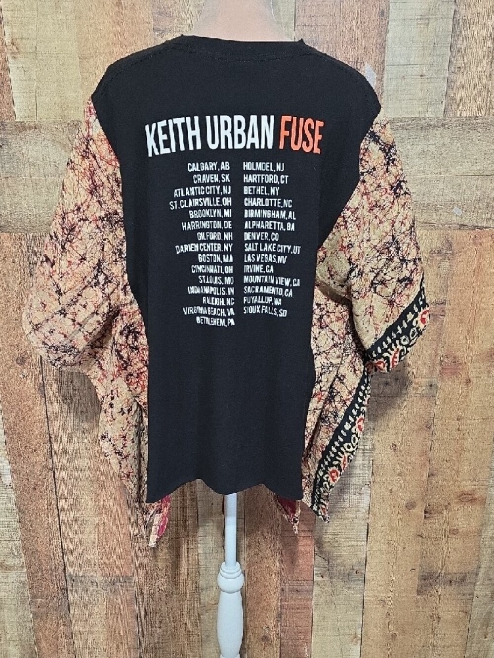Upcycled Keith Urban Tee With Kantha Kimono Sleeves - Picture 7 of 9